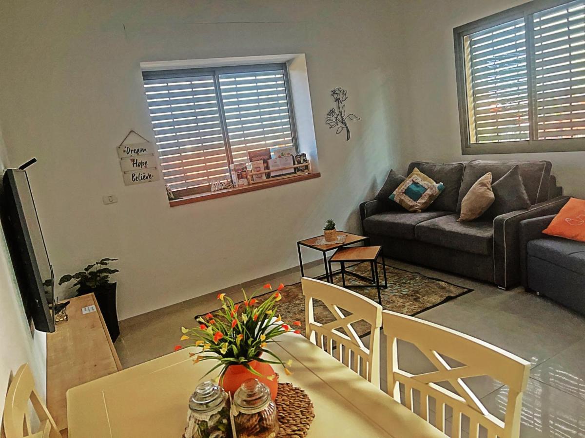 Ferienwohnung הפינה של טלי בנהריה - אירוח וספא בריאות מחומם Exterior foto